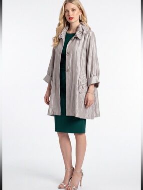 Elegant Metallic Champagne color Oversized Rushed Ruffle Collar